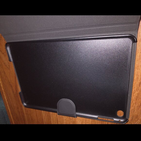 Blackweb iPad Mini 4 and 5th Gen Magnetic Folio Tablet Case - Picture 8 of 9